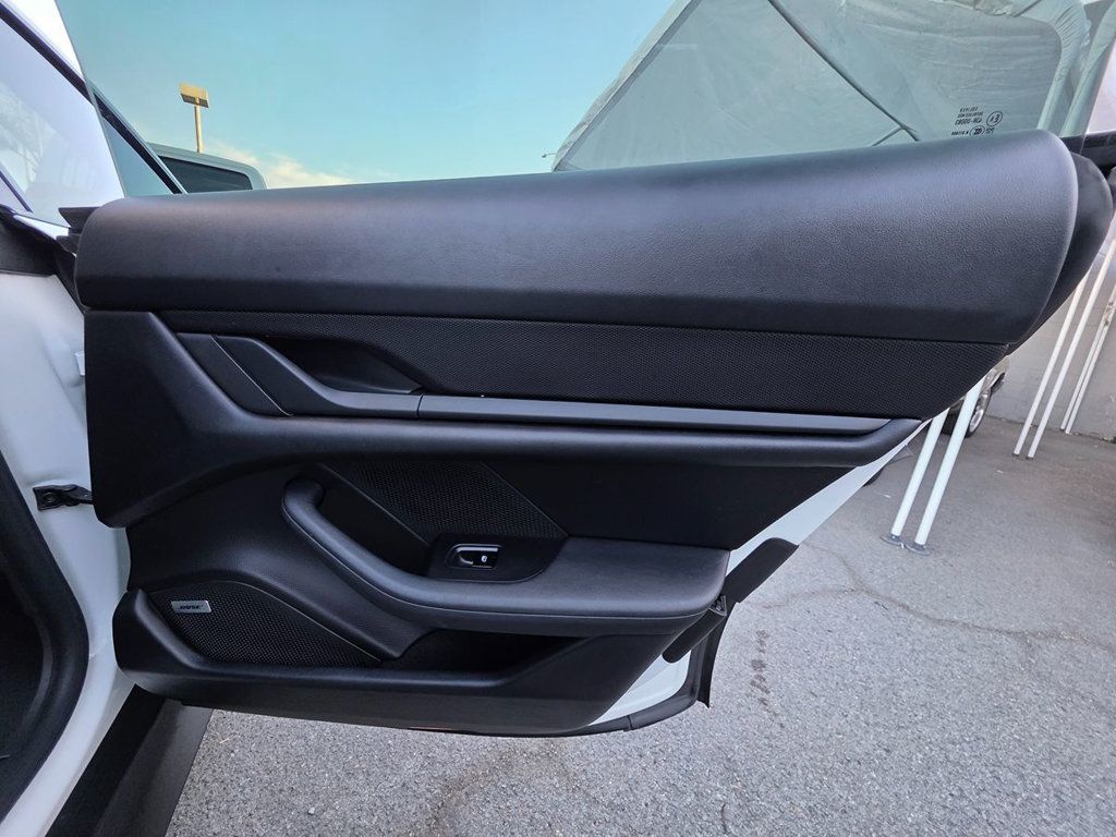 2021 Porsche Taycan RWD - 22940551 - 26