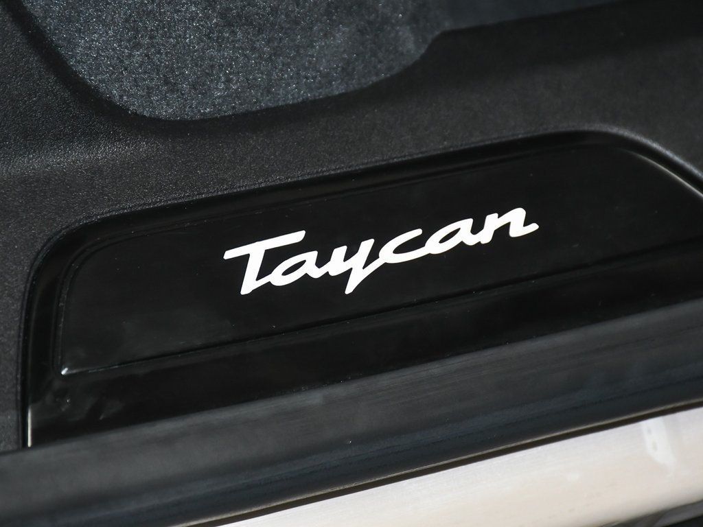 2021 Porsche Taycan Turbo photo 14
