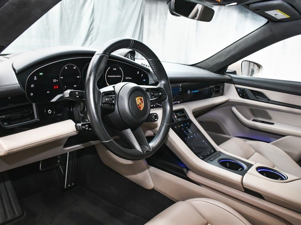 2021 Porsche Taycan Turbo photo 22