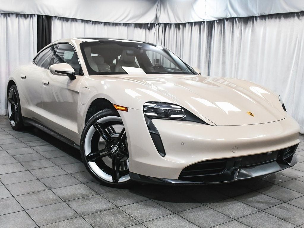 2021 Porsche Taycan Turbo photo 3