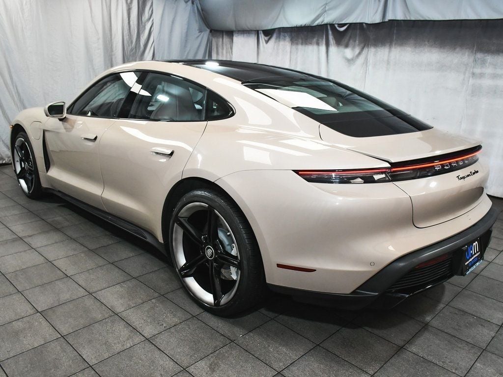 2021 Porsche Taycan Turbo photo 4