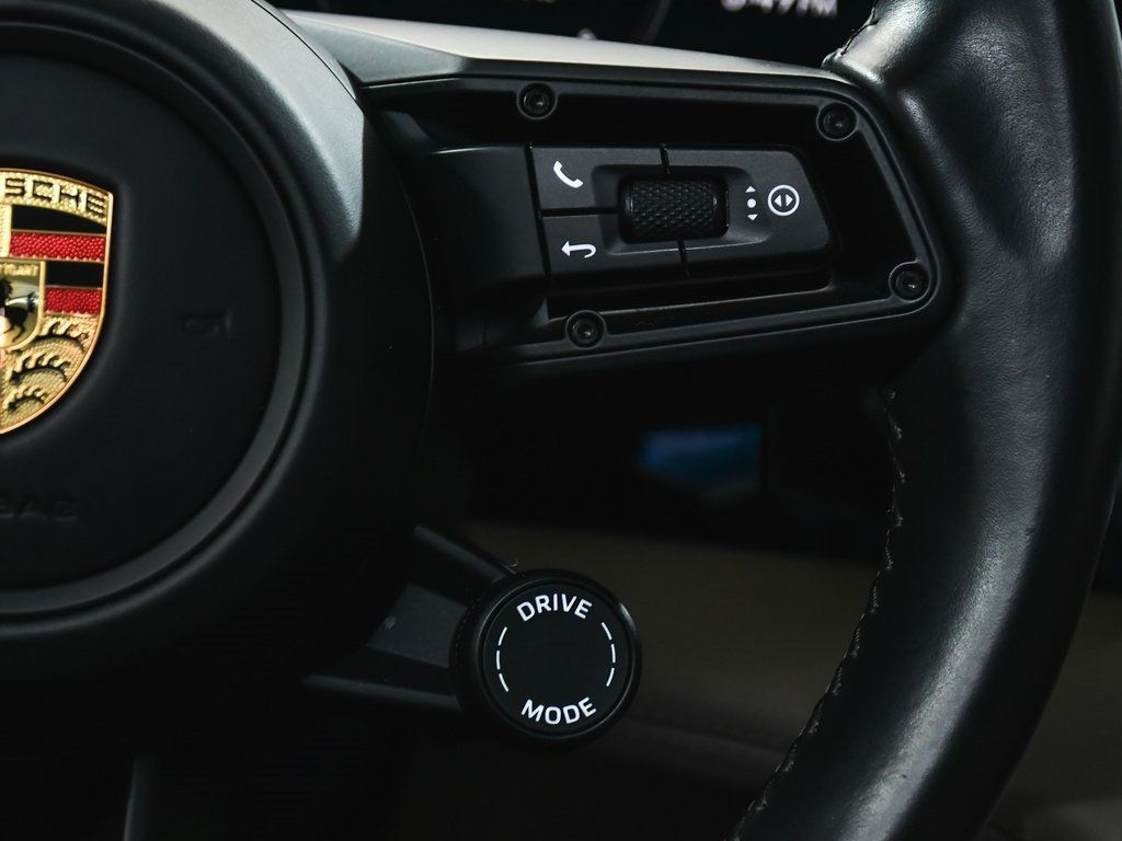 2021 Porsche Taycan Turbo photo 36