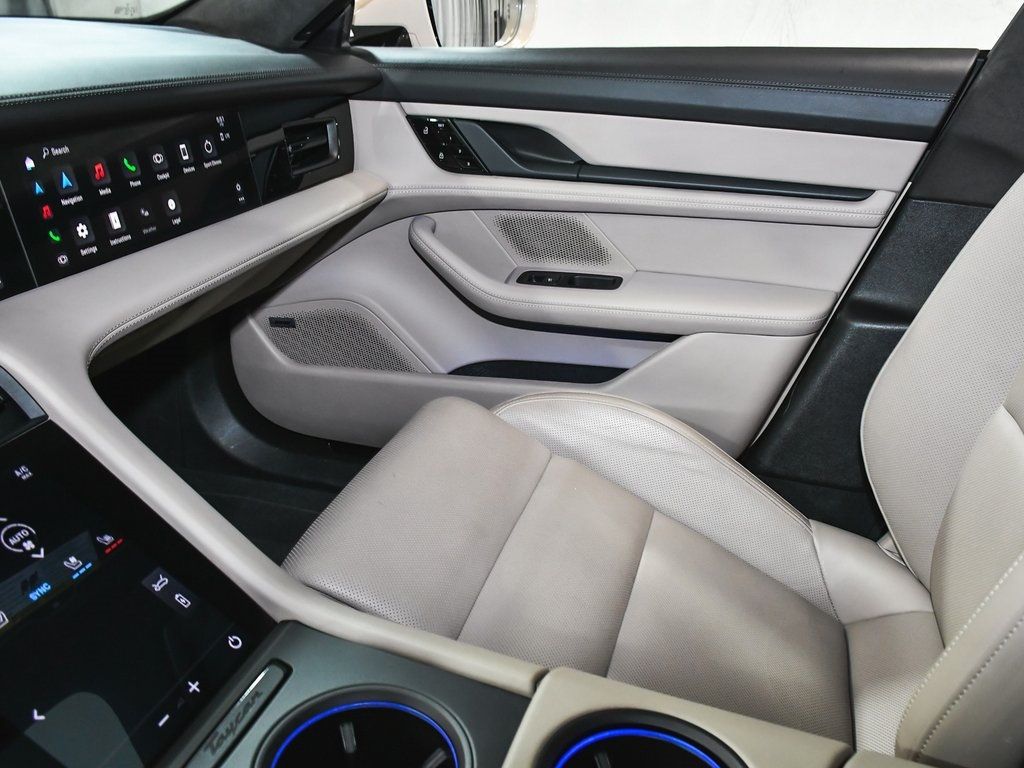 2021 Porsche Taycan Turbo photo 44