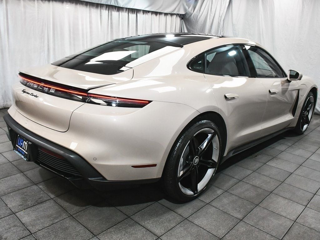 2021 Porsche Taycan Turbo photo 6