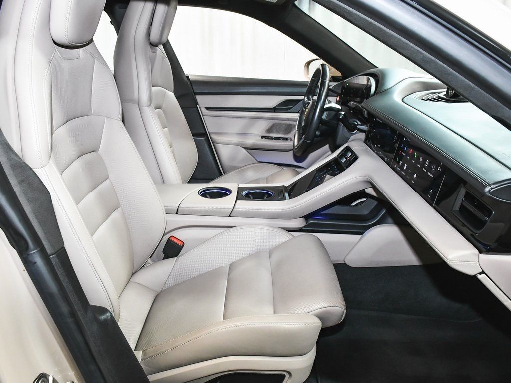 2021 Porsche Taycan Turbo photo 55