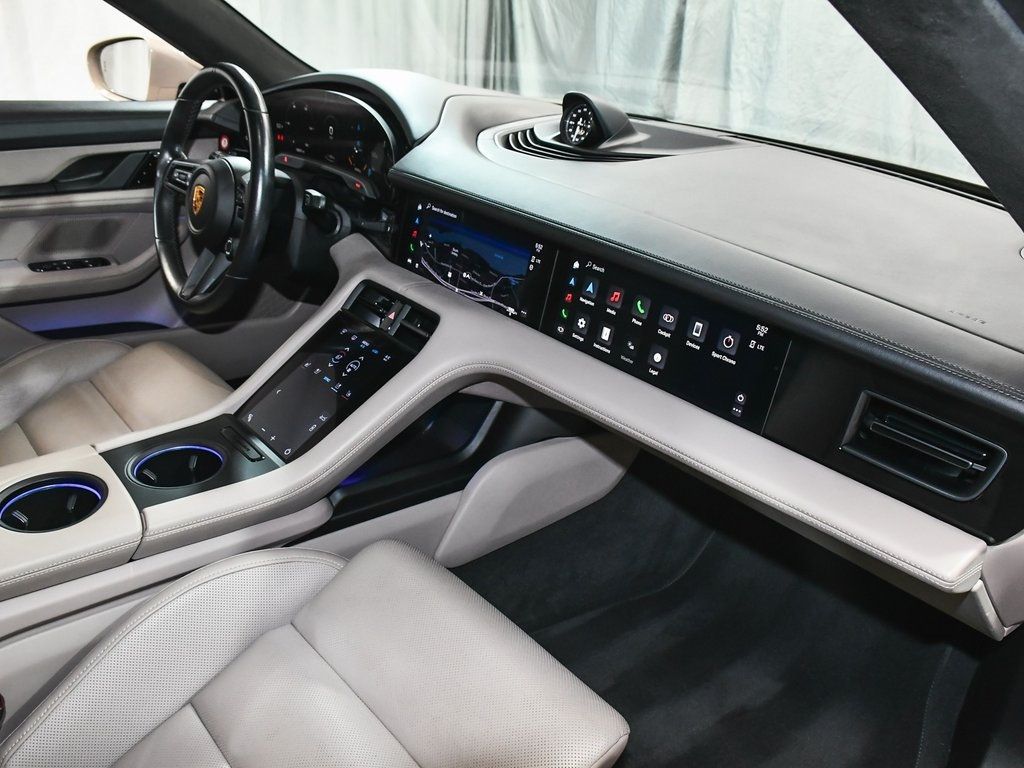 2021 Porsche Taycan Turbo photo 58
