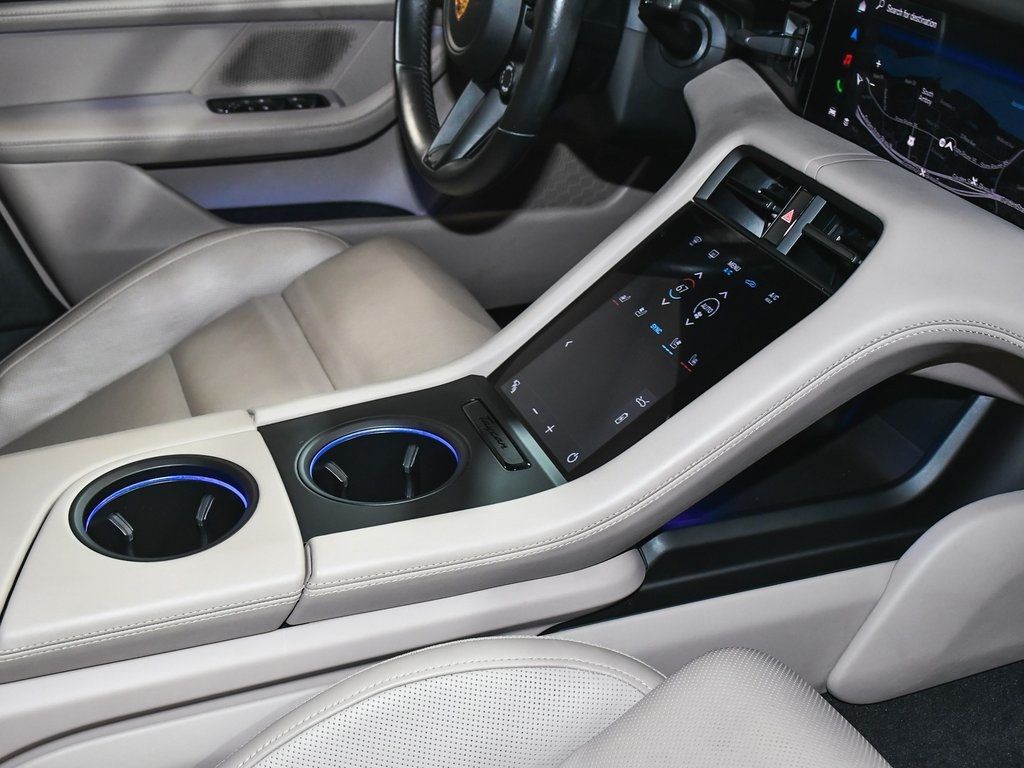 2021 Porsche Taycan Turbo photo 61