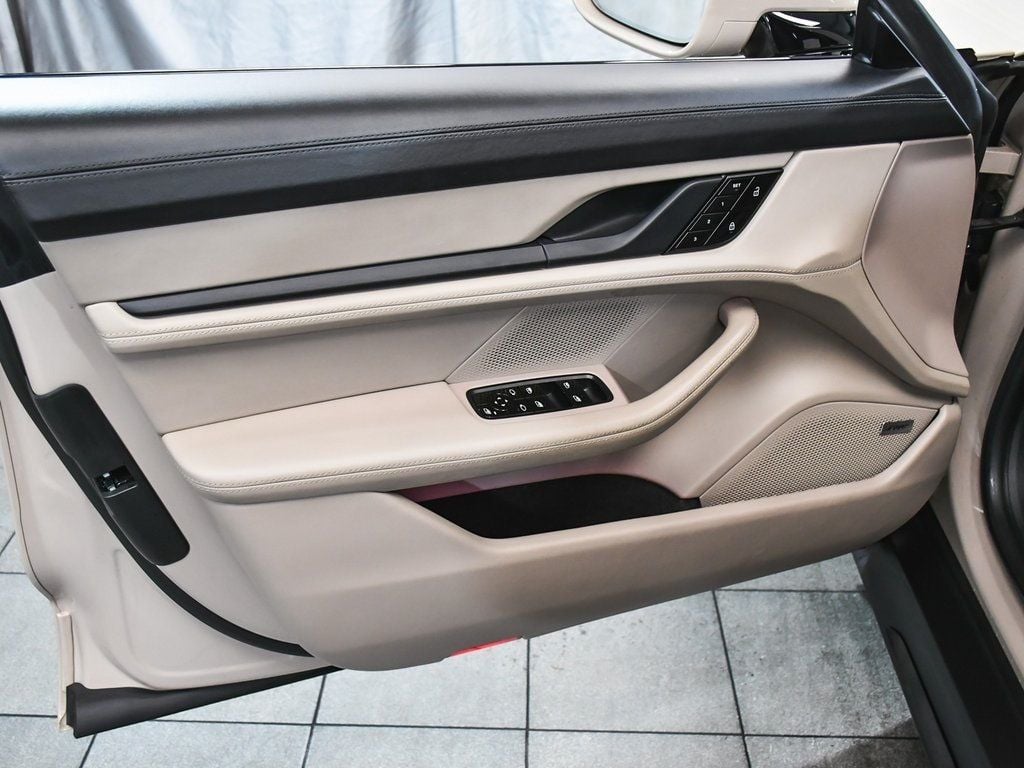 2021 Porsche Taycan Turbo photo 9