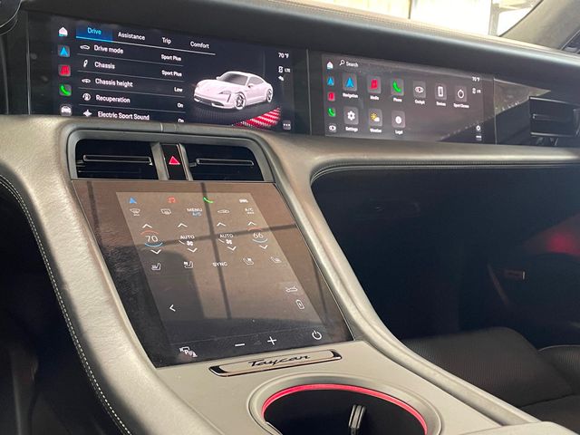 2021 Porsche Taycan Turbo AWD - 22986313 - 35