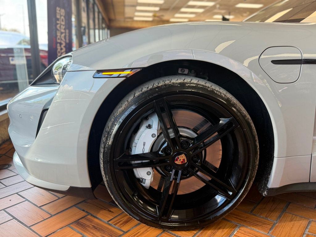 2021 Porsche Taycan Turbo AWD - 23048698 - 11