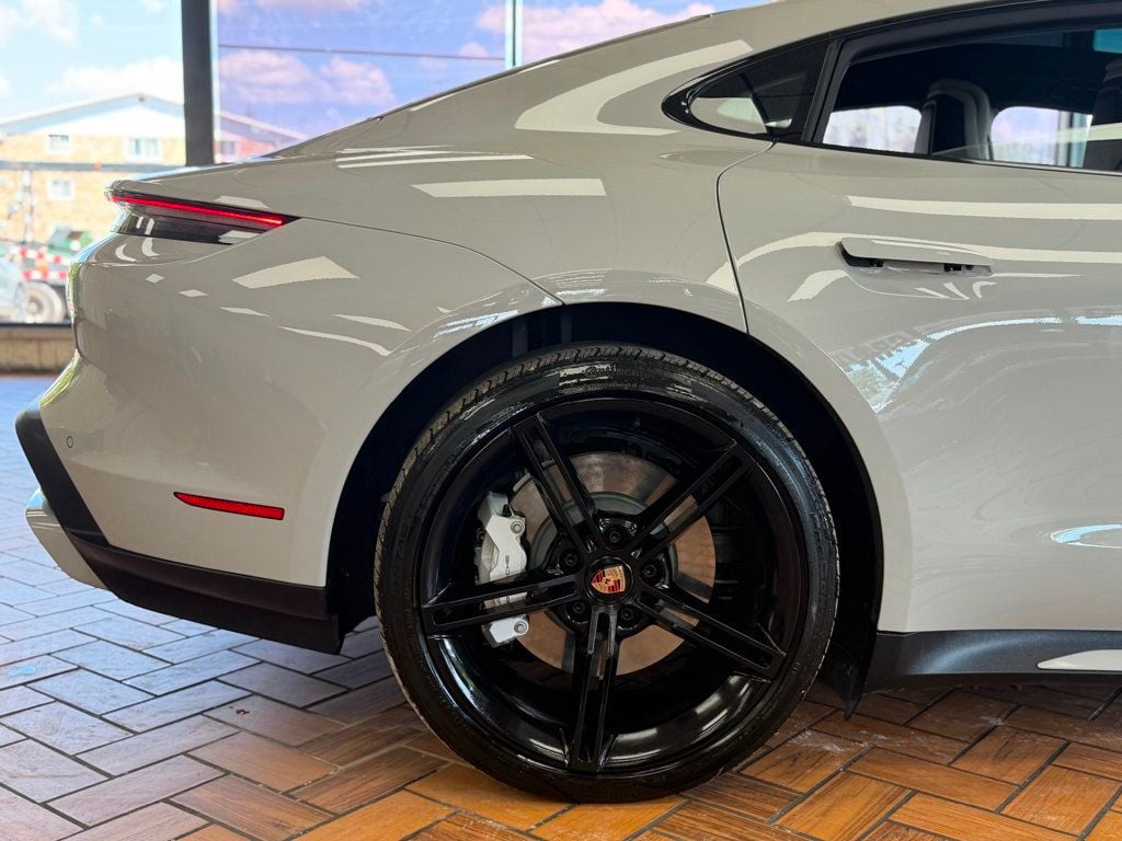 2021 Porsche Taycan Turbo AWD - 23048698 - 8