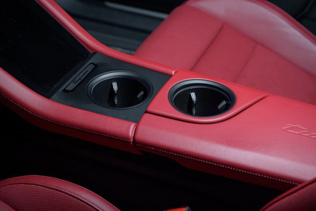 2021 Porsche Taycan Turbo S photo 14