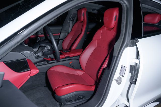 2021 Porsche Taycan Turbo S photo 15