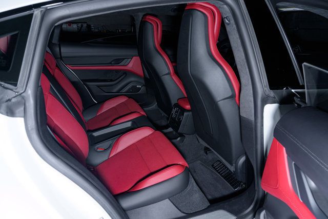 2021 Porsche Taycan Turbo S photo 20