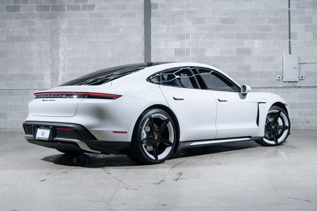 2021 Porsche Taycan Turbo S photo 3