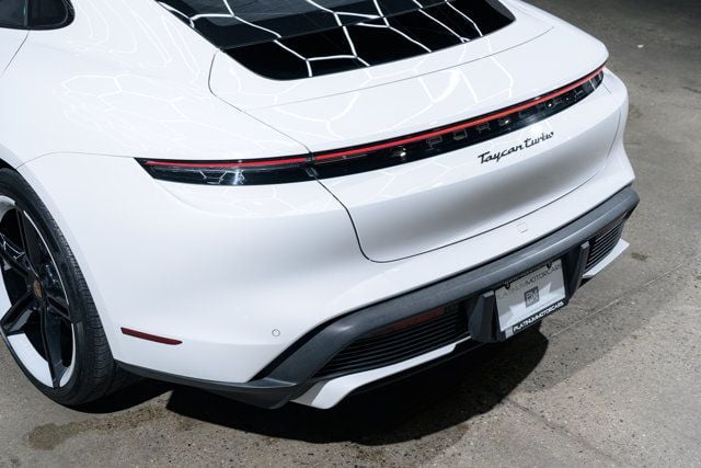 2021 Porsche Taycan Turbo S photo 30