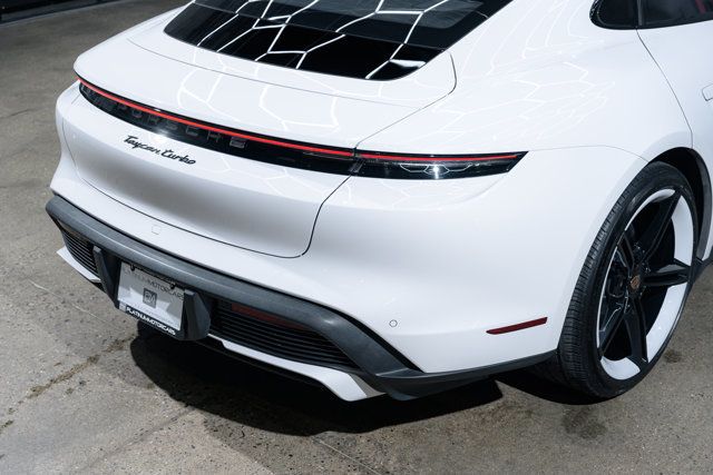 2021 Porsche Taycan Turbo S photo 31