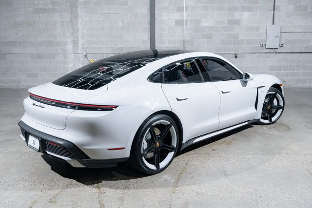 2021 Porsche Taycan Turbo S photo 32