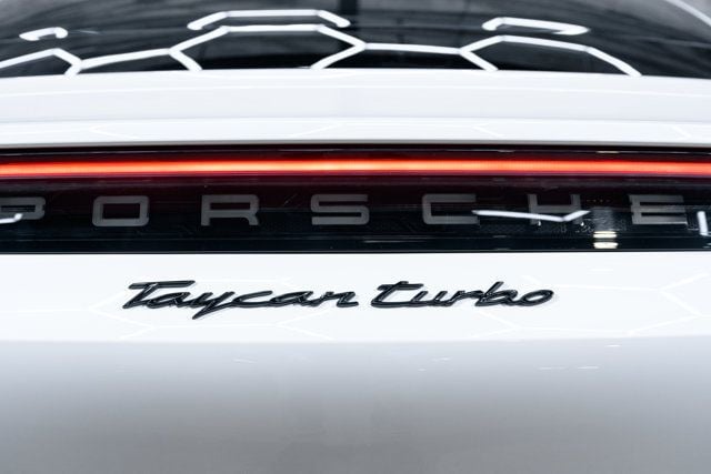 2021 Porsche Taycan Turbo S photo 33