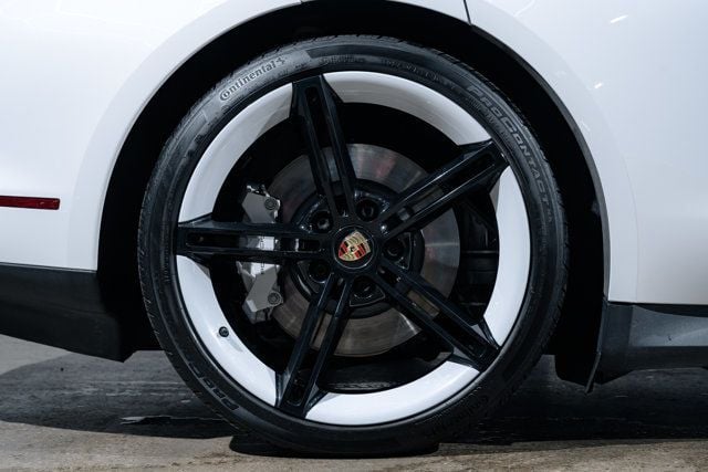 2021 Porsche Taycan Turbo S photo 37