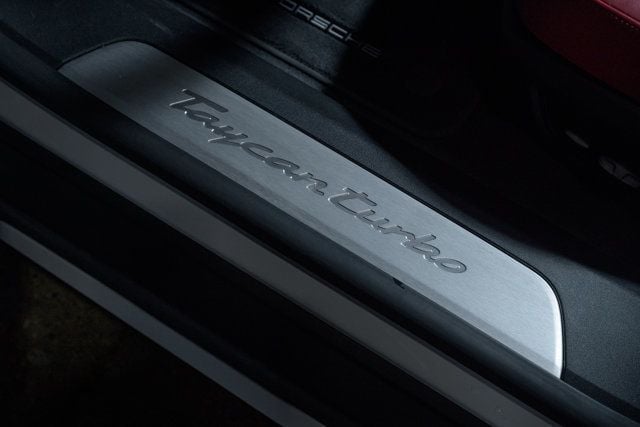 2021 Porsche Taycan Turbo S photo 40