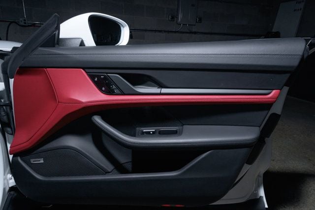 2021 Porsche Taycan Turbo S photo 41