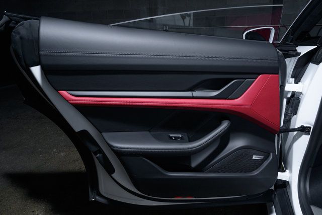 2021 Porsche Taycan Turbo S photo 42