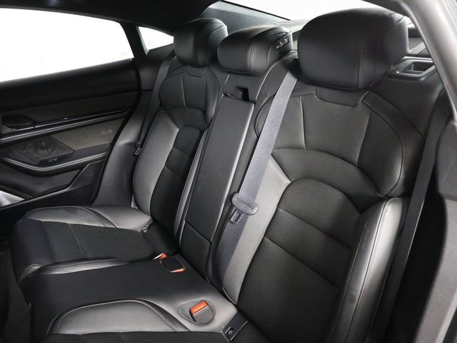2021 Porsche Taycan Turbo S AWD - 23052919 - 33