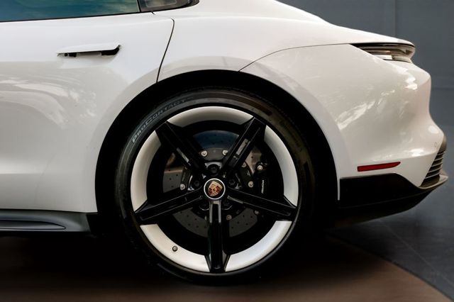 2021 Porsche Taycan Turbo S AWD - 23022562 - 9