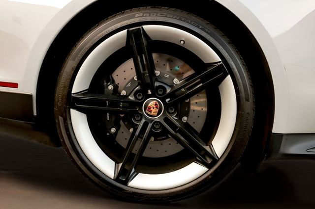 2021 Porsche Taycan Turbo S AWD - 23022562 - 40