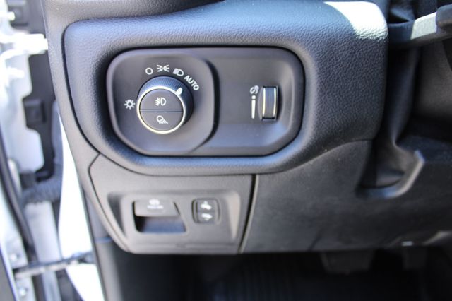 2021 Ram 1500 Big Horn 4x4 Crew Cab 5'7" Box - 23050568 - 29