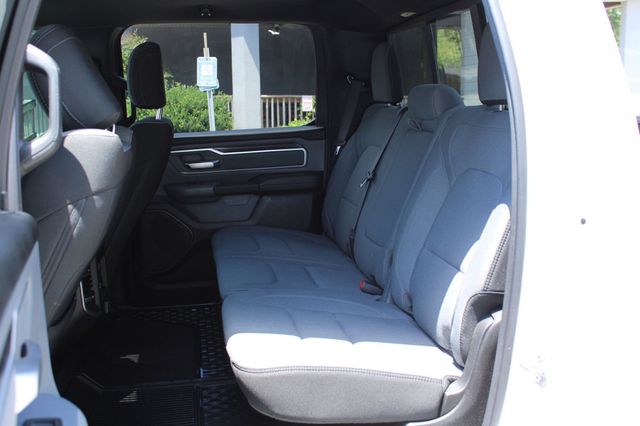 2021 Ram 1500 Big Horn 4x4 Crew Cab 5'7" Box - 23050568 - 37