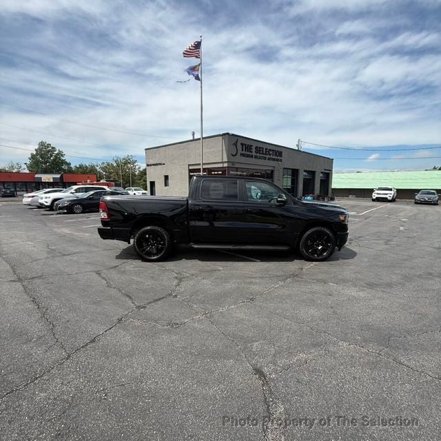 2021 Ram 1500 BIG HORN 4X4 CREW CAB W/NIGHT EDITION PACKAGE - 23067046 - 19