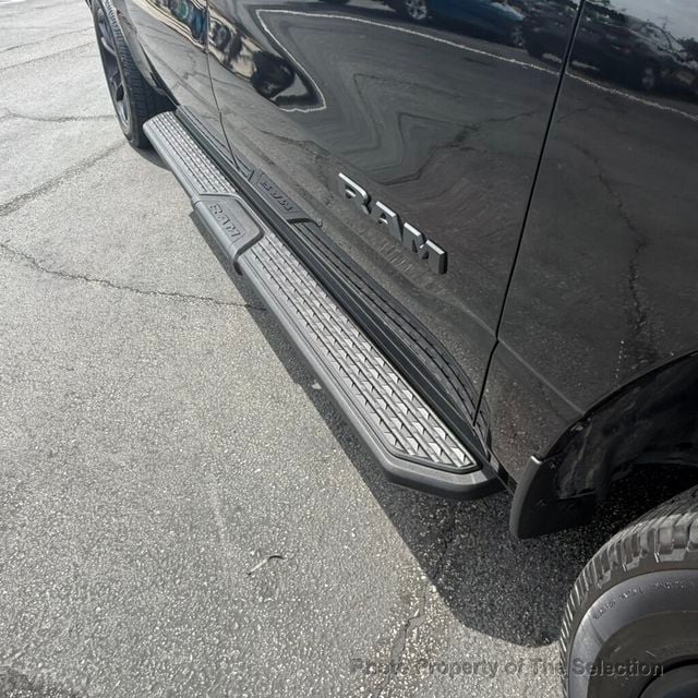 2021 Ram 1500 BIG HORN 4X4 CREW CAB W/NIGHT EDITION PACKAGE - 23067046 - 23