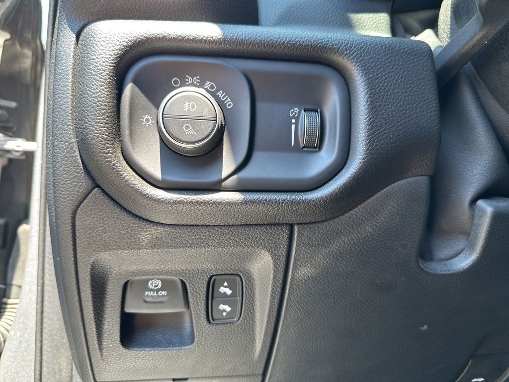2021 Ram 1500 Big Horn Level 2 w/ '21 Package - 23030034 - 30