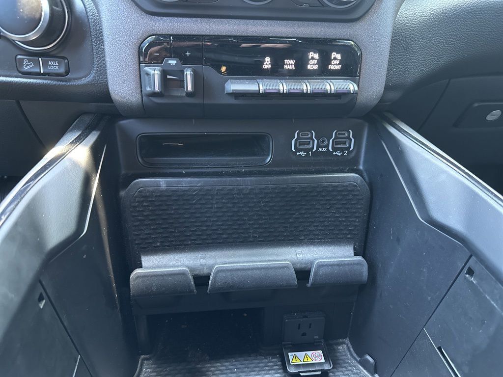 2021 Ram 1500 Big Horn Level 2 w/ '21 Package - 23030034 - 38