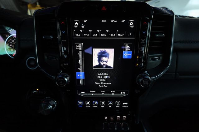 2021 RAM 1500 Laramie 4x2 Crew Cab 5'7" Box - 23011750 - 22