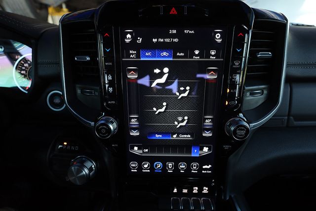 2021 RAM 1500 Laramie 4x2 Crew Cab 5'7" Box - 23011750 - 25