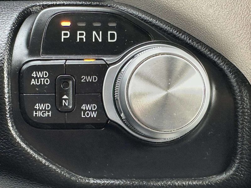 2021 Ram 1500 Laramie 4x4 4dr Crew Cab 5.6 ft. SB Pickup - 22993952 - 32