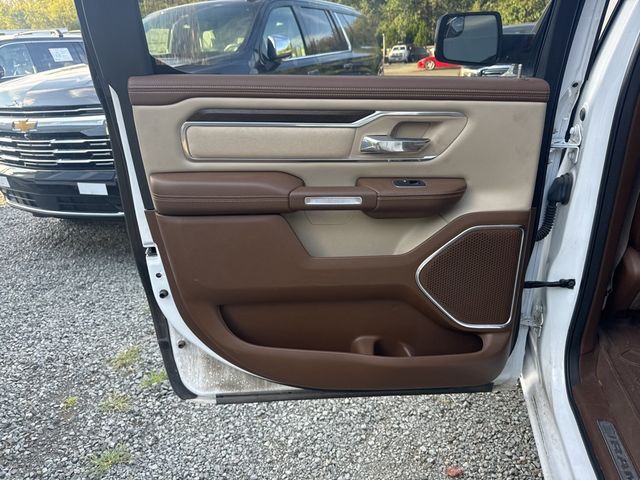 2021 Ram 1500 Laramie 4x4 Crew Cab 5'7" Box - 22924923 - 14