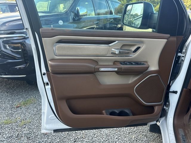 2021 Ram 1500 Laramie 4x4 Crew Cab 5'7" Box - 22924923 - 16