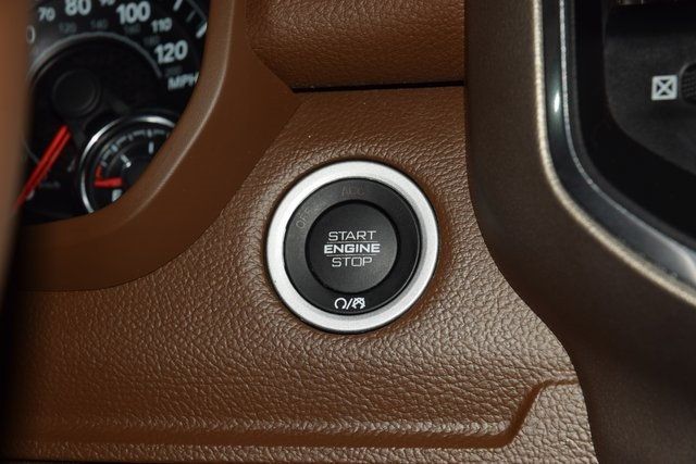 2021 Ram 1500 Laramie 4x4 Crew Cab 5'7" Box - 22924923 - 36