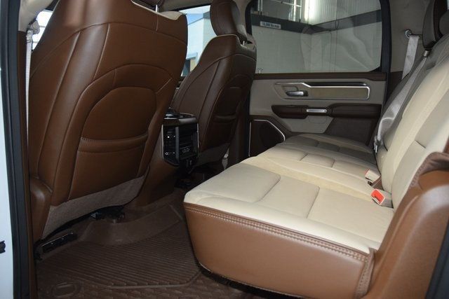 2021 Ram 1500 Laramie 4x4 Crew Cab 5'7" Box - 22924923 - 44