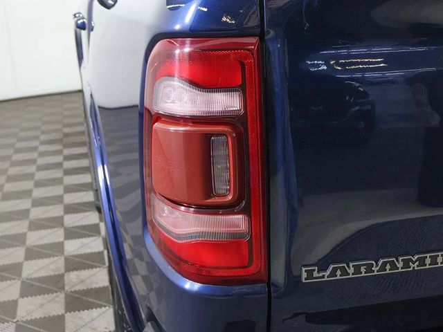 2021 Ram 1500 Laramie 4x4 Crew Cab 5'7" Box - 22954797 - 13