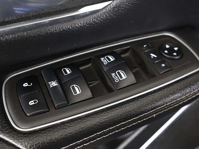 2021 Ram 1500 Laramie 4x4 Crew Cab 5'7" Box - 22954797 - 38