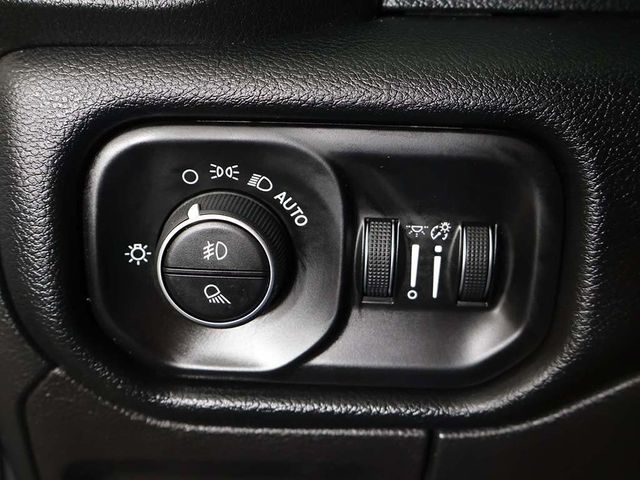 2021 Ram 1500 Laramie 4x4 Crew Cab 5'7" Box - 22954797 - 39