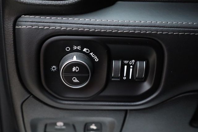 2021 Ram 1500 TRX 4x4 Crew Cab 5'7" Box w/ TRX Level 1 Pkg! - 22886673 - 38