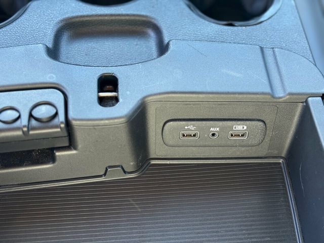 2021 Ram 1500 Classic DETAILED AND SERVICED! - 22941537 - 26