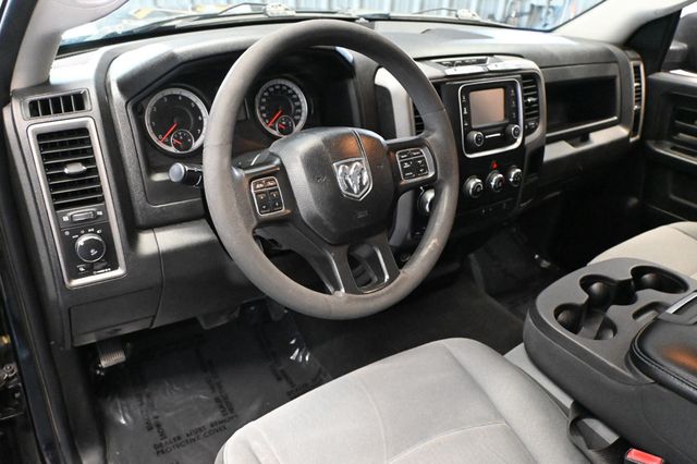 2021 Ram 1500 Classic Express Quad Cab 4x4  - 23095781 - 9
