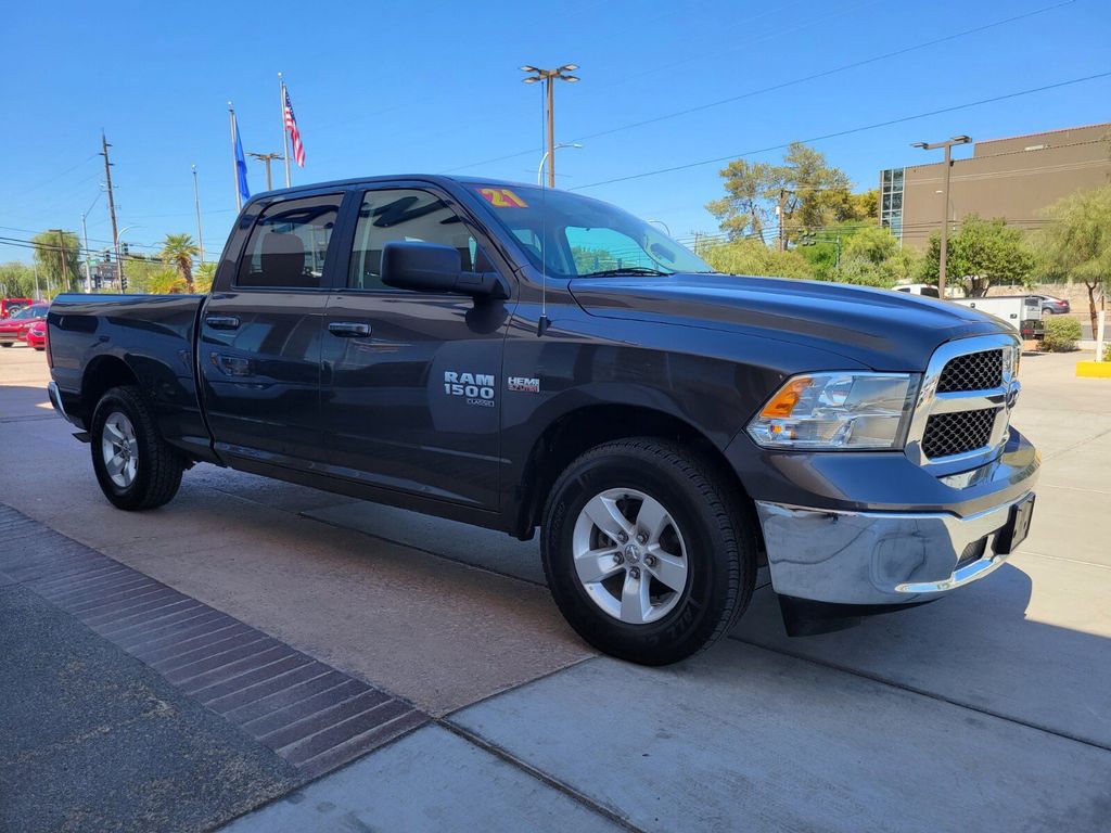 2021 Ram 1500 Classic SLT - 22145173 - 3